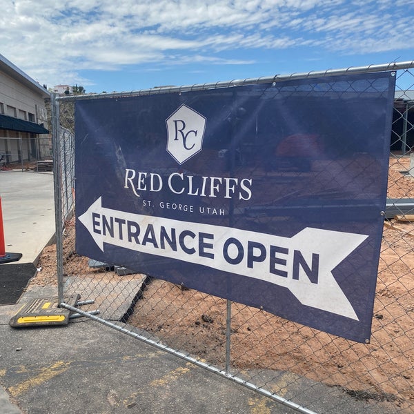 Red Cliffs Mall Shopping Mall in Saint