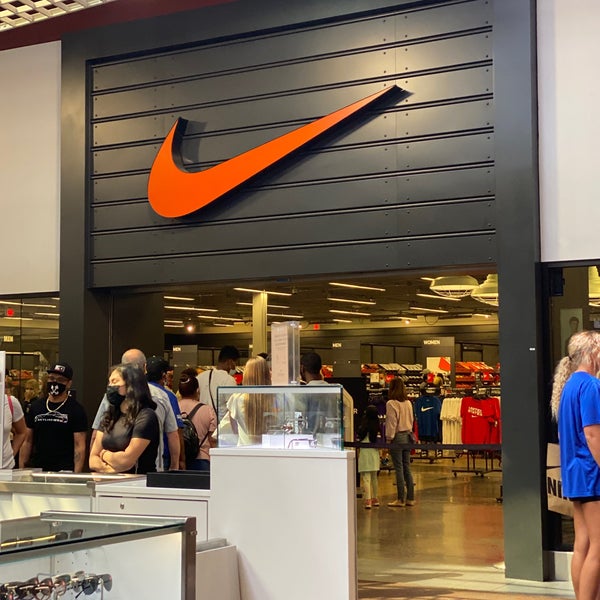 Vueltas y vueltas Prematuro Grabar Fotos en Nike Factory Store - 7400 Las Vegas Blvd S Ste 1