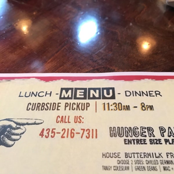 Foto tirada no(a) George&#39;s Corner Restaurant por Luke U. em 5/6/2020