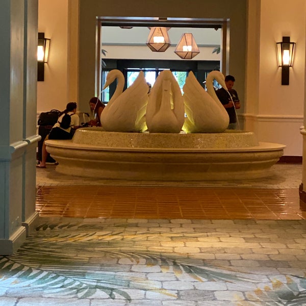 รูปภาพถ่ายที่ Walt Disney World Swan Hotel โดย Luke U. เมื่อ 7/14/2021