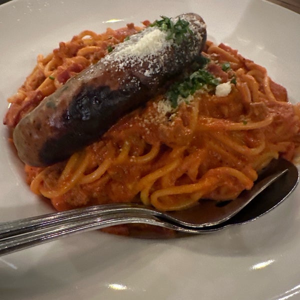 Foto diambil di Tony’s Pizza Napoletana oleh Luke U. pada 11/30/2023