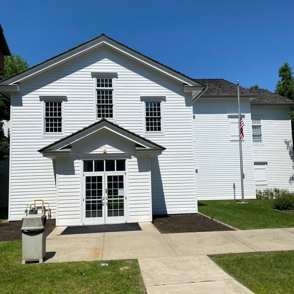 Historic Kirtland Visitor's Center Tourist Information and Service