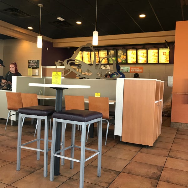 Taco Bell Fast Food Restaurant in Layton