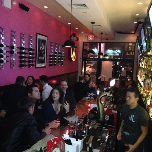 Foto tirada no(a) Convo Bar por Mario G. em 12/5/2013