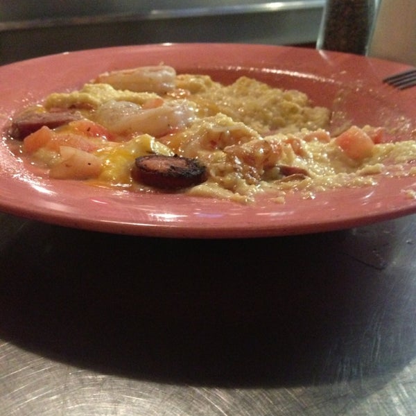 Shrimp & grits at the oyster bar is da bomb!!!