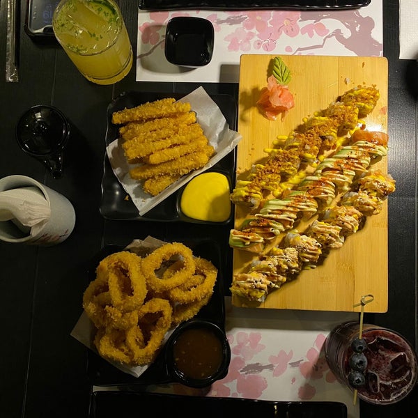 Foto tomada en Finding Sushi  por Dana el 5/2/2024