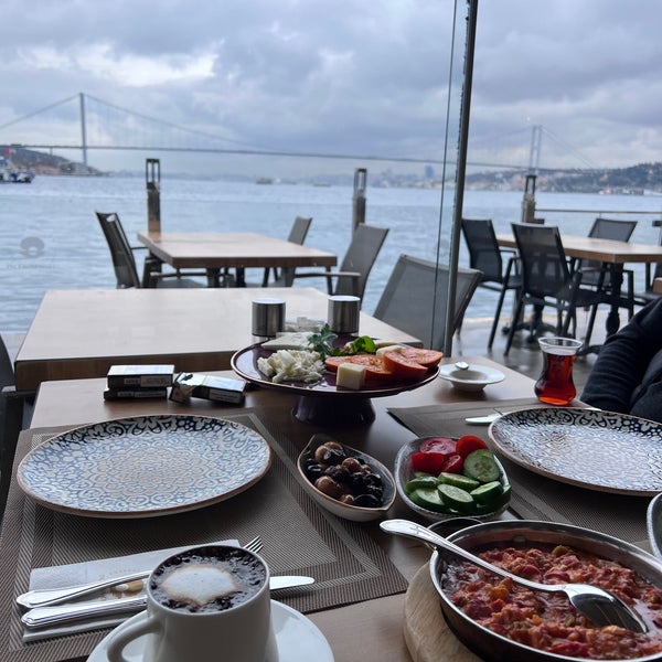 Foto diambil di İnci Bosphorus oleh Zeynep pada 3/23/2023