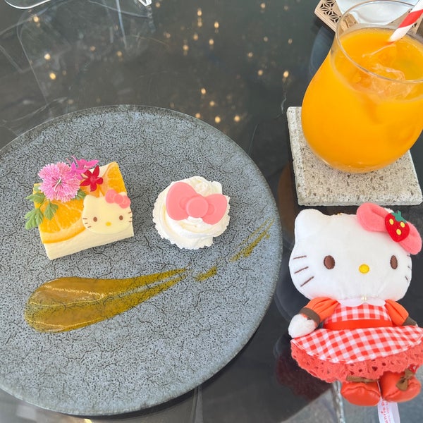 Hello Kitty Smile Asian Restaurant In 淡路市