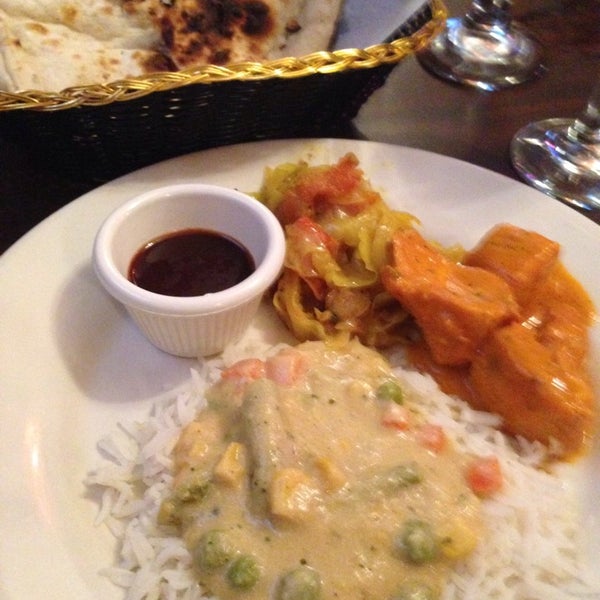 Photo taken at Gateway To India Authentic Indian Restaurant by Ron B. on 5/16/2014