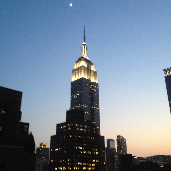 Das Foto wurde bei The Kitano Hotel New York von Thomas H. am 5/16/2013 aufgenommen
