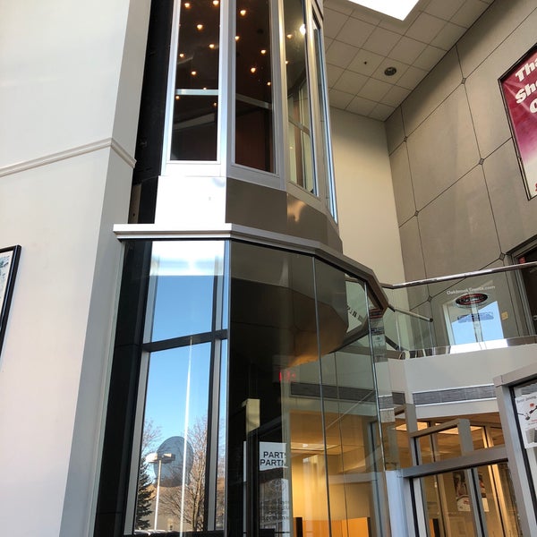 Oakbrook Toyota Car Dealership