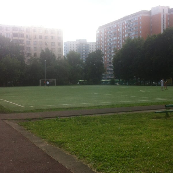 Школа 904 Москва футбольное поле