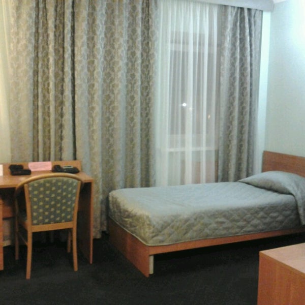 Гостиница спортивная киров. Пансионат Энергетик Нилова пустынь. Пансионат Энергетик в Ниловой пустыни. Гостиница большой Урал Екатеринбург Малышева 2е. Гостиница большой Урал Екатеринбург Красноармейская 1.