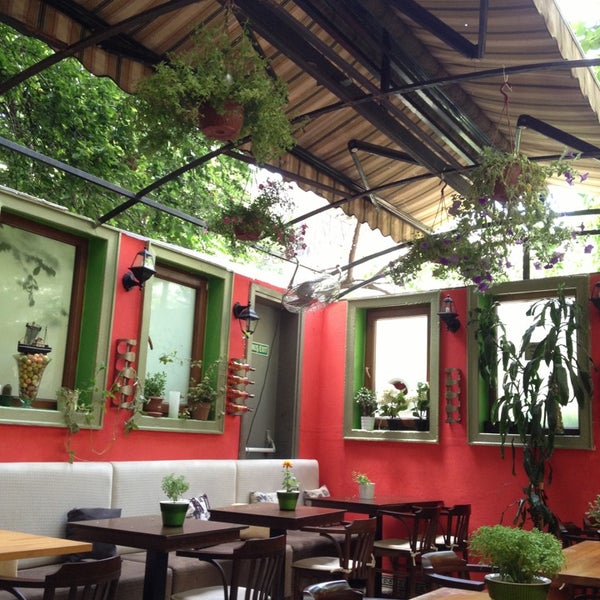 5/31/2013 tarihinde Canan Y.ziyaretçi tarafından Mila Cafe &amp; Bar &amp; Rest'de çekilen fotoğraf