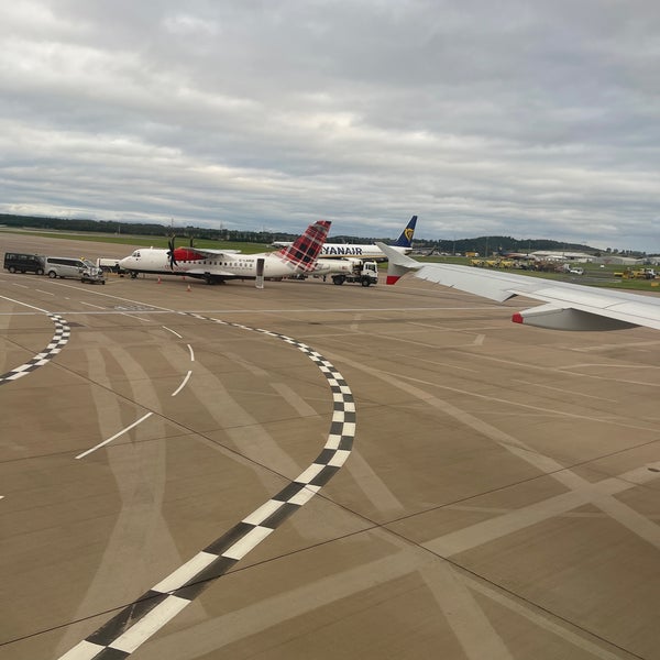 Photo taken at Edinburgh Airport (EDI) by يوسف on 8/18/2023
