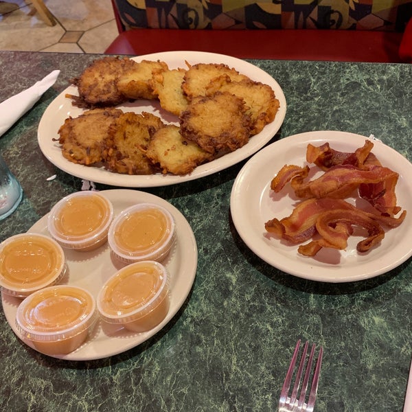 Goldberg's Bagel Co. & Deli 51 tips from 1383 visitors