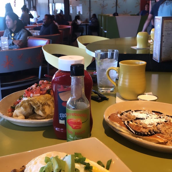 Photo taken at Snooze, an A.M. Eatery by A.✨ on 11/7/2019