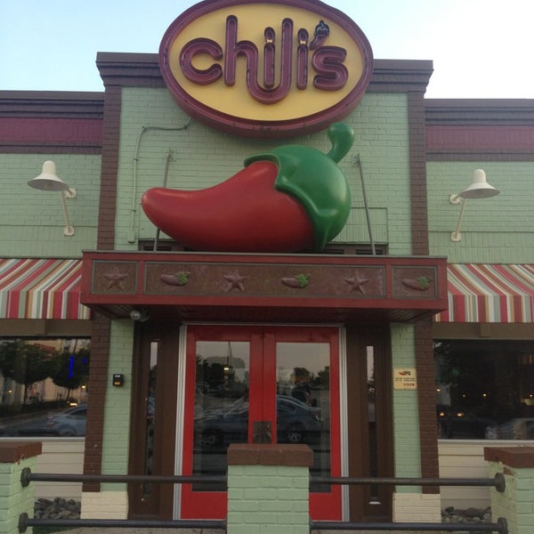 Photo taken at Chili&#39;s Grill &amp; Bar by Meghan M. on 7/16/2013