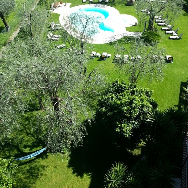 Foto diambil di Hotel Benacus oleh Hotel Benacus M. pada 5/13/2013