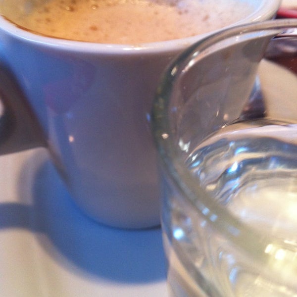 1/4/2013にLayers M.がNIM Cafèで撮った写真