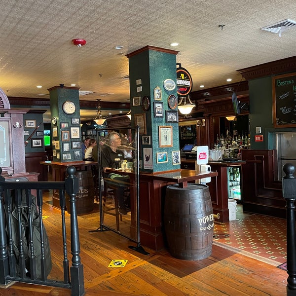 Foto diambil di Emmet&#39;s Irish Pub oleh Roadtrip N. pada 4/10/2021
