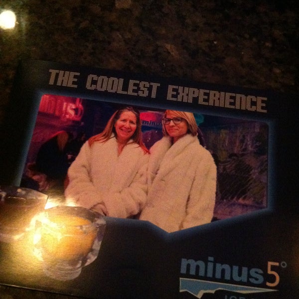 Foto tirada no(a) Minus5° Ice Lounge por Deana R. em 5/11/2013