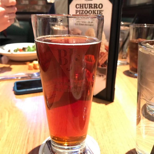 Photo taken at BJ&#39;s Restaurant &amp; Brewhouse by Clint C. on 10/8/2017