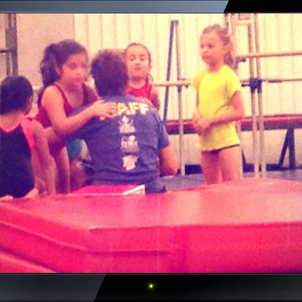 Foto tirada no(a) Cypress Academy of Gymnastics por Scott M. em 8/7/2013