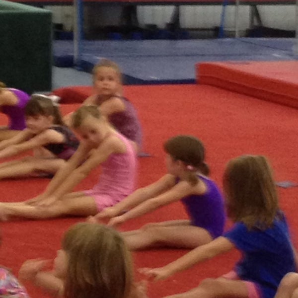 Photo prise au Cypress Academy of Gymnastics par Scott M. le8/17/2013
