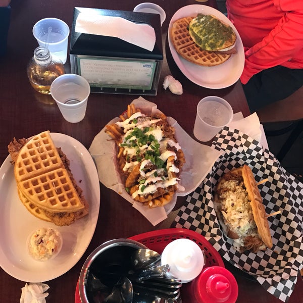 Foto diambil di Butter And Zeus Waffle Sandwiches oleh Sheila H. pada 5/14/2017