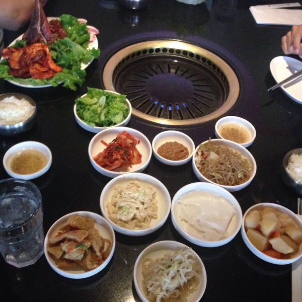 Снимок сделан в Beque Korean Grill пользователем Sheila H. 8/10/2016
