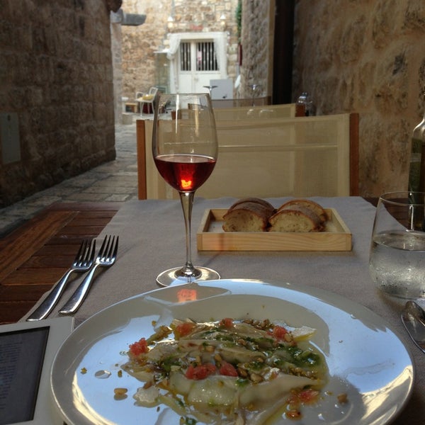 8/4/2013 tarihinde Irina B.ziyaretçi tarafından Restaurant Giaxa'de çekilen fotoğraf