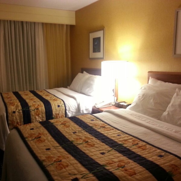 รูปภาพถ่ายที่ SpringHill Suites by Marriott Boise ParkCenter โดย Katheryn เมื่อ 11/18/2013