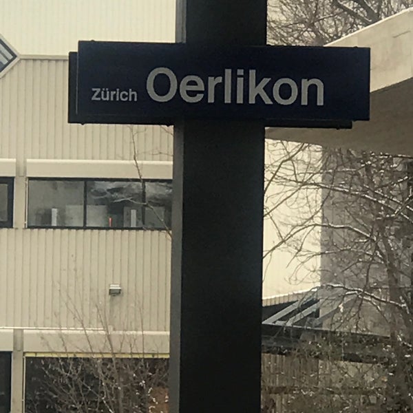 Foto tirada no(a) Bahnhof Oerlikon por Katheryn em 2/5/2019