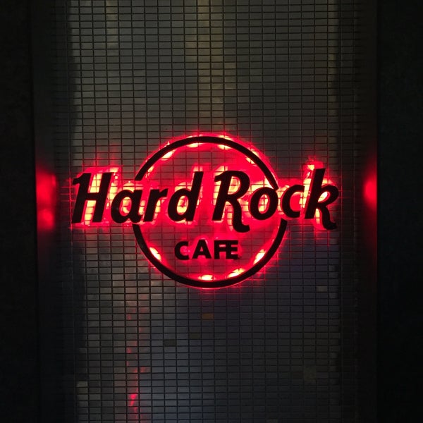 Снимок сделан в Hard Rock Cafe Guatemala пользователем Thiago S. 2/10/2015