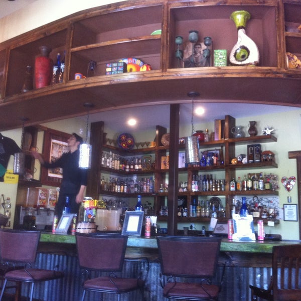 Foto diambil di Mezcalito&#39;s Cocina &amp; Tequila Bar oleh Christine C. pada 4/26/2013