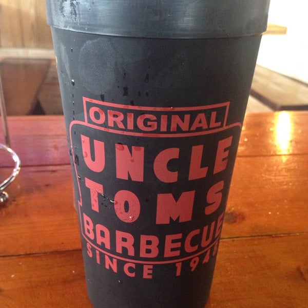 6/12/2014에 Angel님이 Original Uncle Tom&#39;s Barbecue에서 찍은 사진