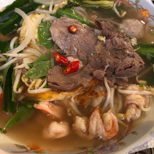 Говядина вареная хао чи. Pho viet. Поперечный новый стендап 2022. Надпись фо ю. Спешл фо ю.