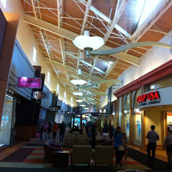 coach store at great lakes crossing