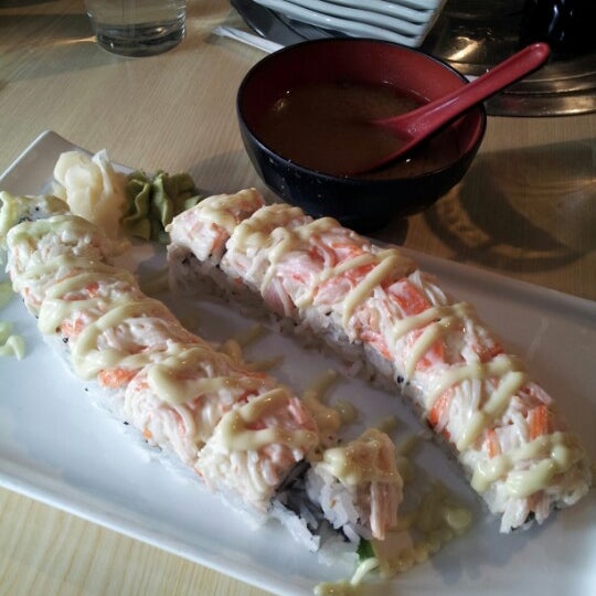 รูปภาพถ่ายที่ Kampai Sushi Bar โดย Jackie W. เมื่อ 1/24/2013