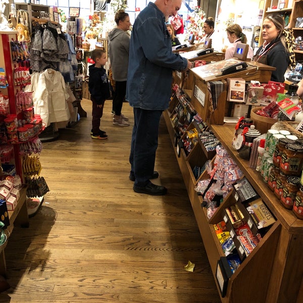Cracker Barrel Old Country Store Kanawha City 13 tips from 677 visitors