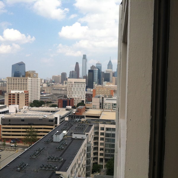 Foto tomada en Sheraton Philadelphia University City Hotel  por Aaron H. el 7/20/2013