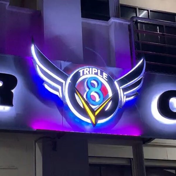 Undertaker groomsman for triple h. Triple v. Roman reigns гарпун. Triple h 2013. Triple h vs.