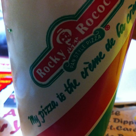 Das Foto wurde bei Rocky Rococo Pizza von iceBlue am 12/1/2012 aufgenommen