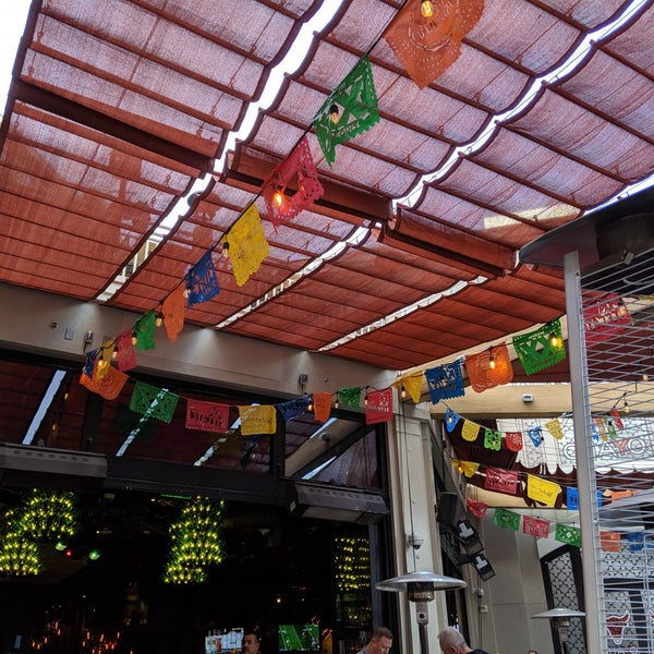 Foto diambil di Chayo Mexican Kitchen + Tequila Bar oleh Vaibhav S. pada 10/16/2019