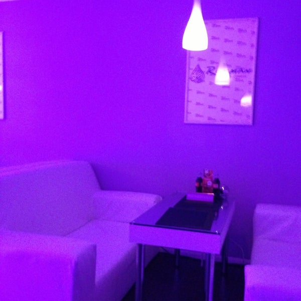 รูปภาพถ่ายที่ The OFFICE Nargilia Lounge โดย Серега Е. เมื่อ 5/31/2013