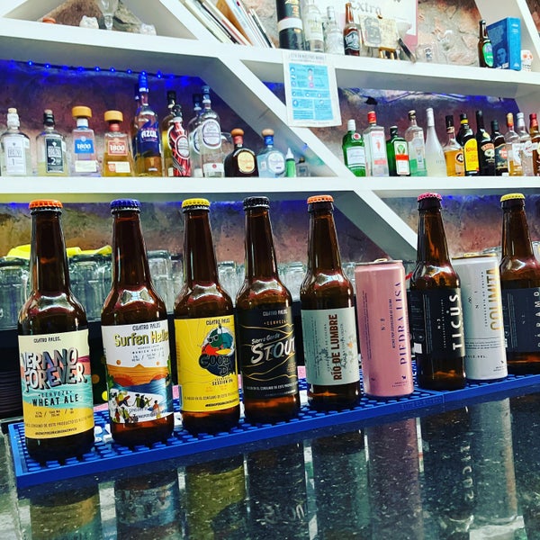 Tenemos 9 variedades de cerveza artesanal con Colimita y Cuatro Palos.