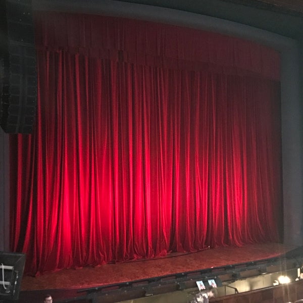Das Foto wurde bei Театр мюзикла von Alla T. am 4/2/2017 aufgenommen