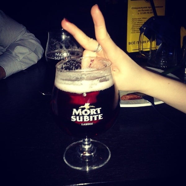 Снимок сделан в Good Beer Bar пользователем Anastasiya 3/20/2014