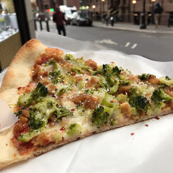 2/7/2019にD. BobがUnderground Pizzaで撮った写真